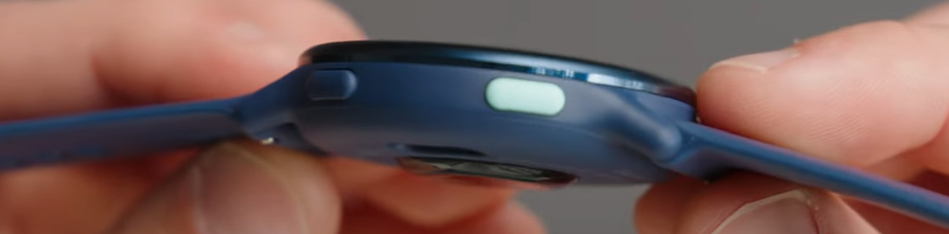 Garmin Vivoactive 5 side profile in blue body